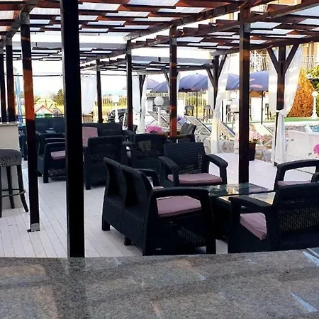 Хотел комплекс екзотика Лозенец