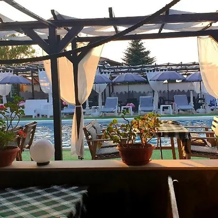 Хотел комплекс екзотика Лозенец