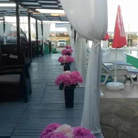 Complex Exotica Hotel