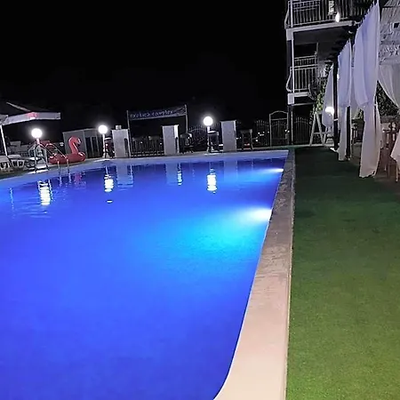 Complex Exotica Hotel